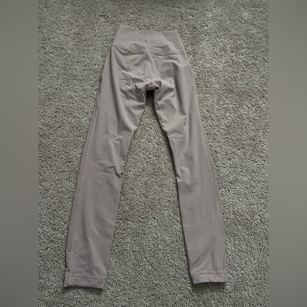Lululemon leggings size 2 - Picture 2 of 4